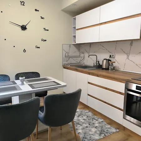 Snow White - Luxury With Free Bottle Of Wine Apartment *