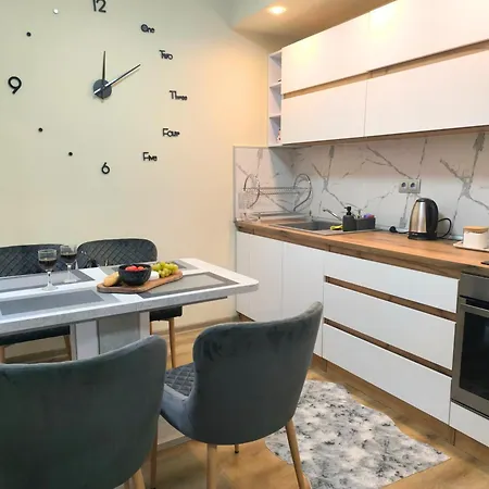 Snow White - Luxury With Free Bottle Of Wine Apartment