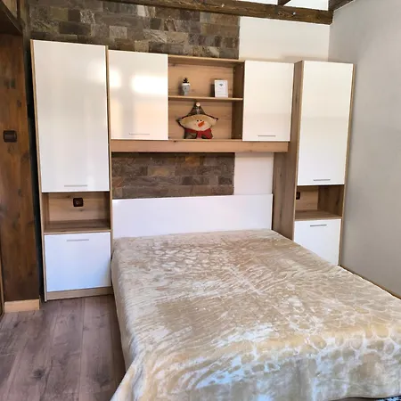 Snow White - Luxury With Free Bottle Of Wine *