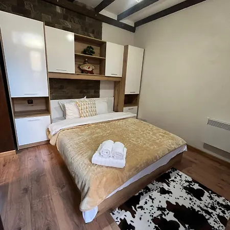 Snow White - Luxury With Free Bottle Of Wine * バンスコ