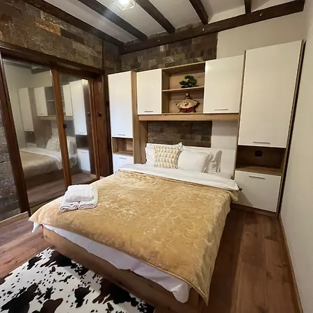 Apartment Snow White