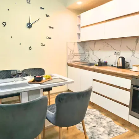 Snow White Luxury Near Gondola & Free Parking דירה *